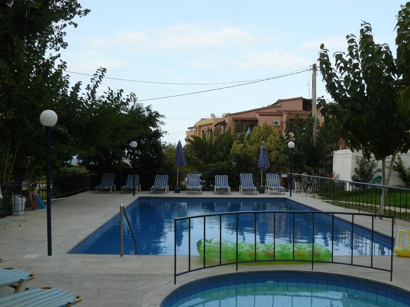 Leonidas Studios & Apartments Jeorjúpoli Kültér fotó