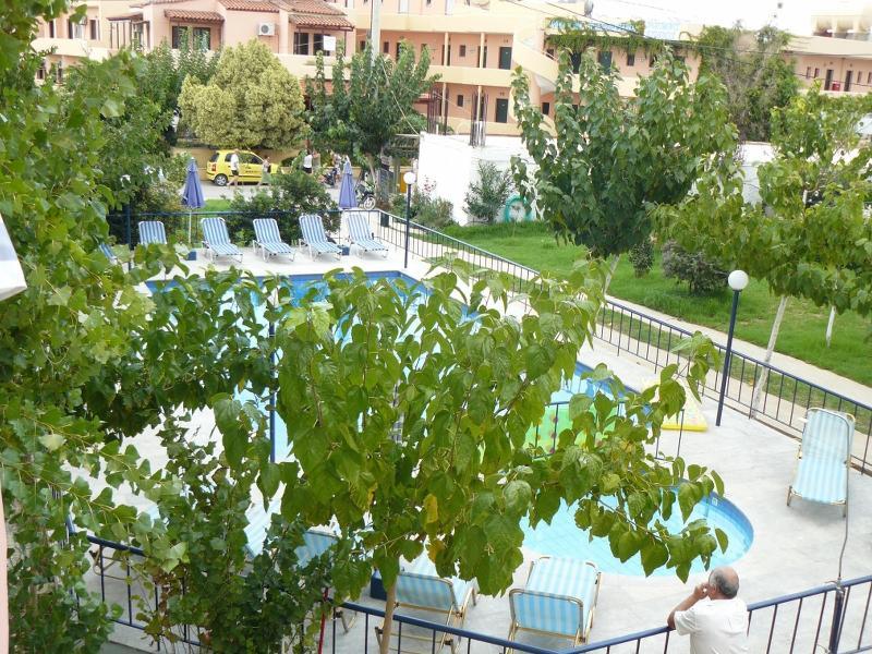 Leonidas Studios & Apartments Jeorjúpoli Kültér fotó